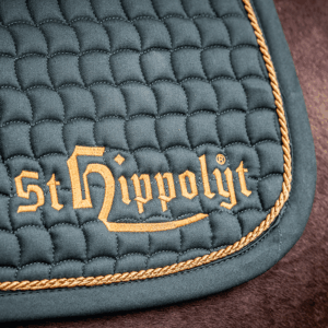 Eskadron satulahuopa kouluratsastukseen